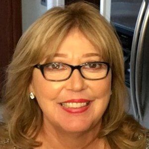 Meet your Posher, Gloria